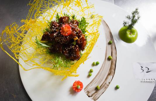 餐飲老板的制勝之道 從廚房到全局，以管理驅(qū)動生意